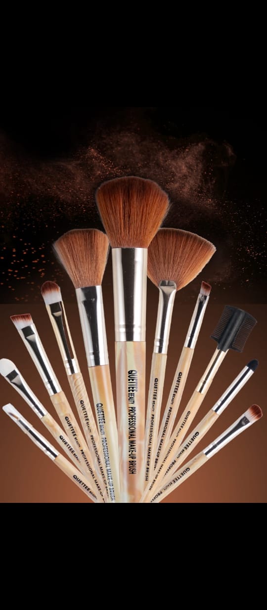 MAKEUP BRUSHES